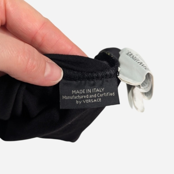 Versace black & gold baroque with rhinestone print t-shirt - Picture 6 of 7